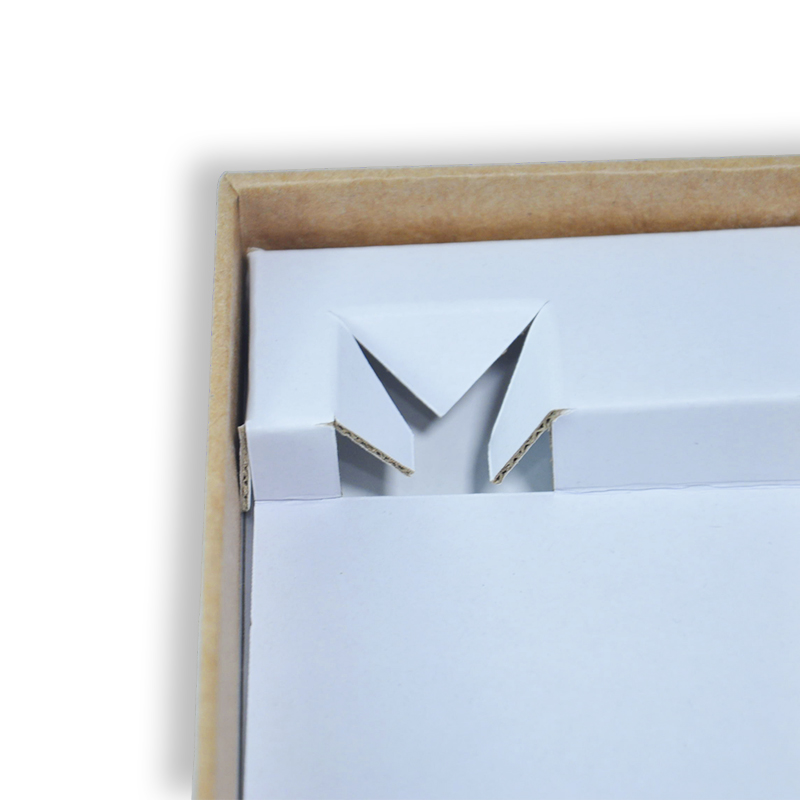 Couvercle personnalisé et boîte rigide en carton de base avec doublure en carton ondulé