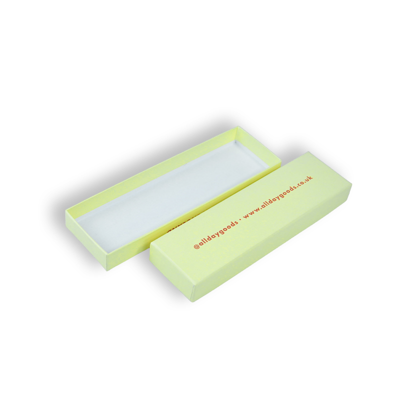 Couvercle personnalisé et boîte de base avec doublure