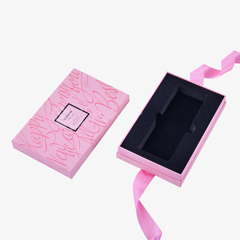 Boîte de maquillage en relief avec insert